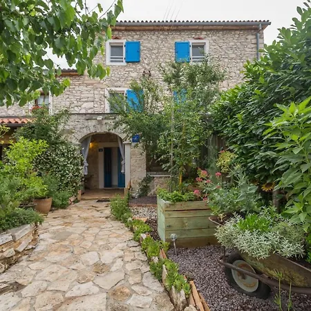 Apartament With A Swimming Pool Vardica, - 19805 *